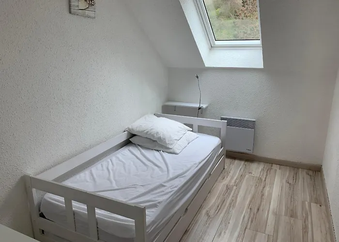 Holiday home Maison A 50m De La Avec Parking Privatif - Fr-1-482-140